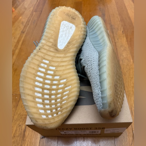 Adidas Yeezy Boost 350 V2 Desert Sage Men's Size 8.5 - Picture 3 of 3
